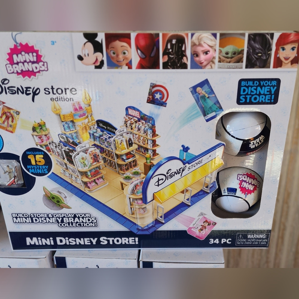 Zuri 5 suprise Disney store edition